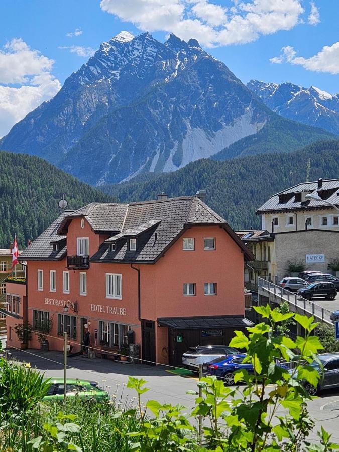 Hotel Traube Scuol Exterior foto